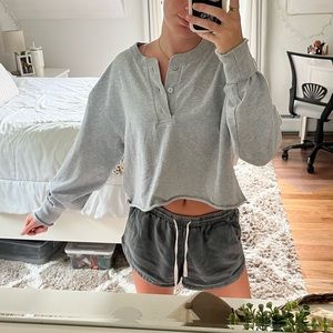 Grey cropped crewneck
